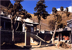 风景如画的龙泉寺