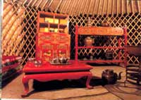 蒙古包内的家具、餐饮具